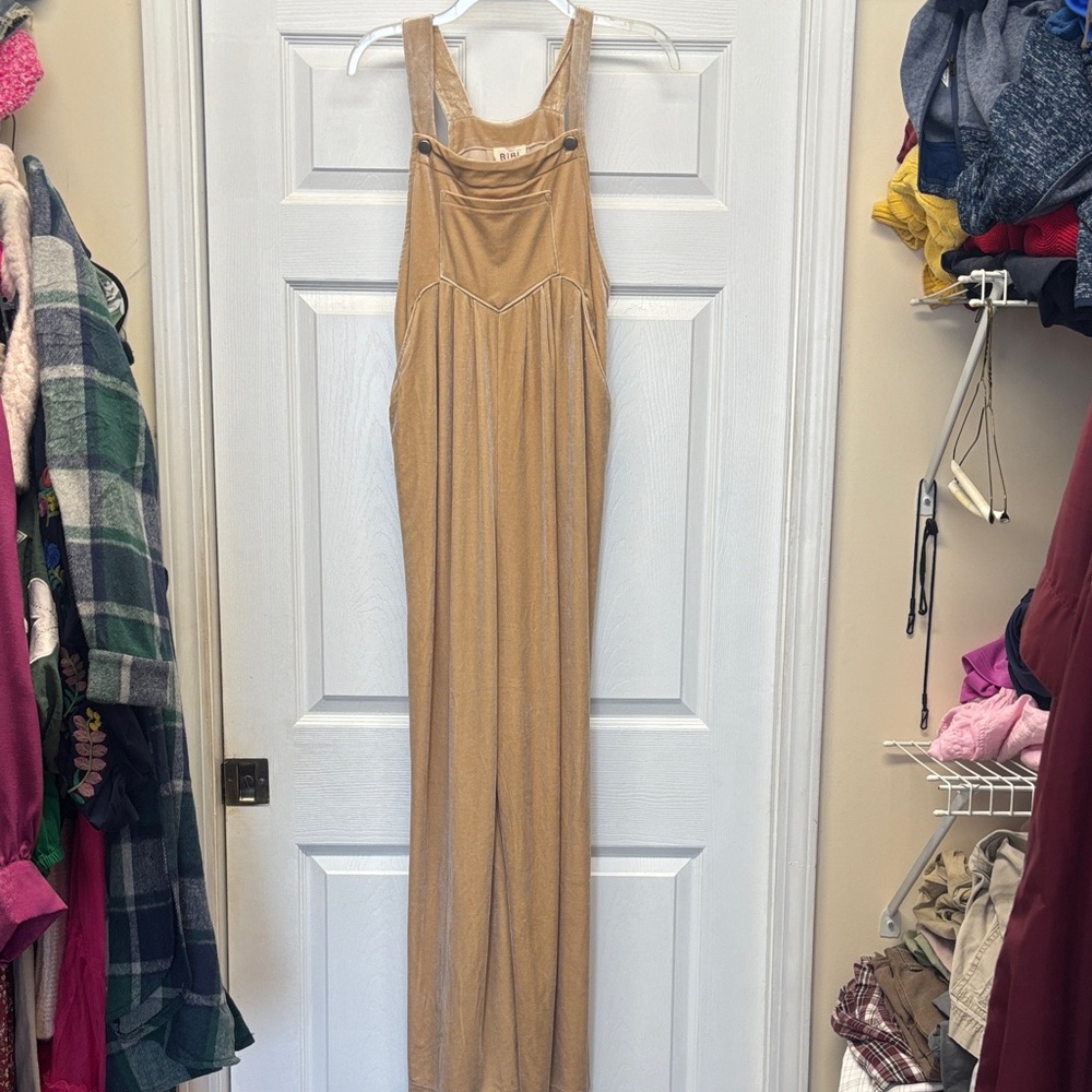 BiBi Tan Velour Wide Leg Overalls Size Medium Perfect Fall Apparel New
